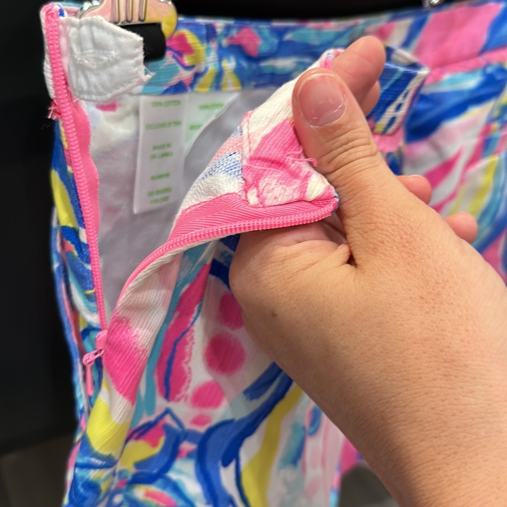🪷🏝️Lilly Pulitzer Short🏝️🪷 - Picture 3 of 3
